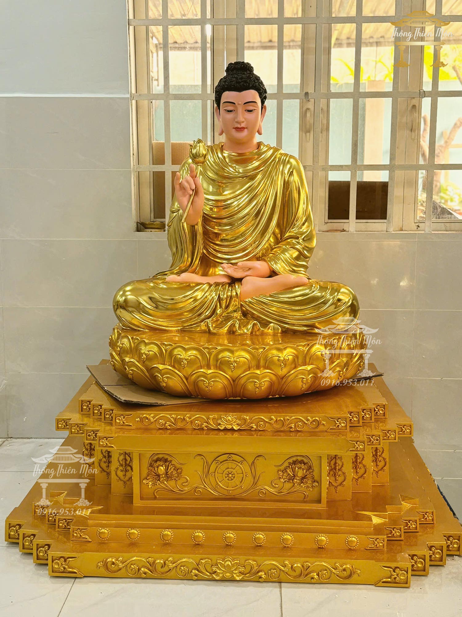 Tượng Niêm Hoa Vi Tiếu, Kích thước 160cm, Y áo mạ vàng