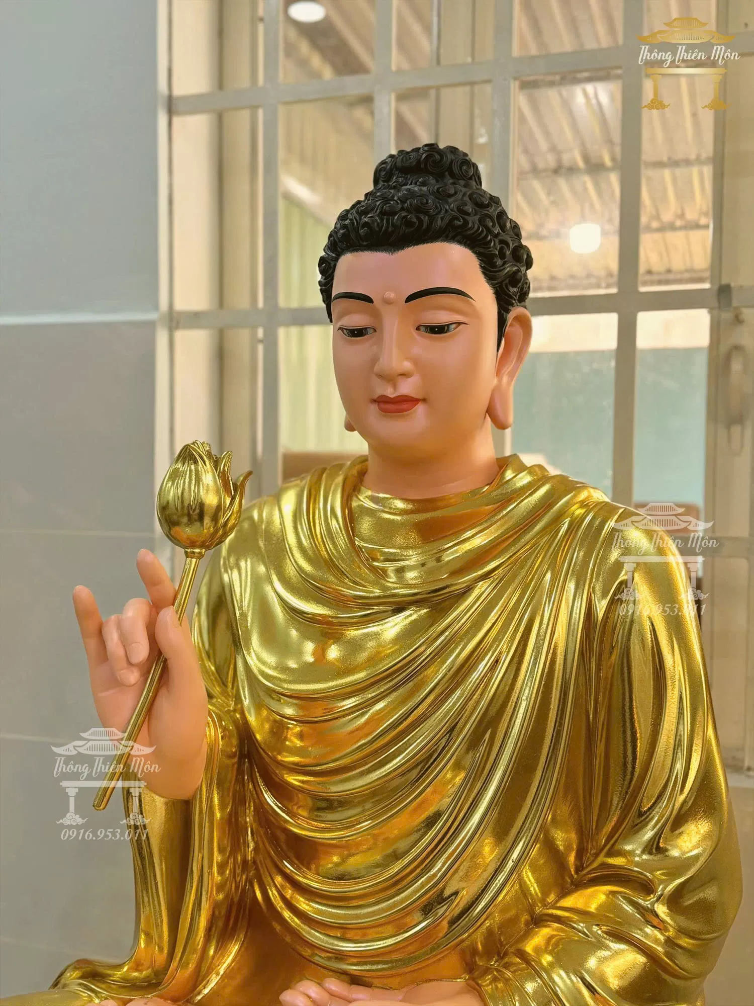 Tượng Niêm Hoa Vi Tiếu, Kích thước 160cm, Y áo mạ vàng