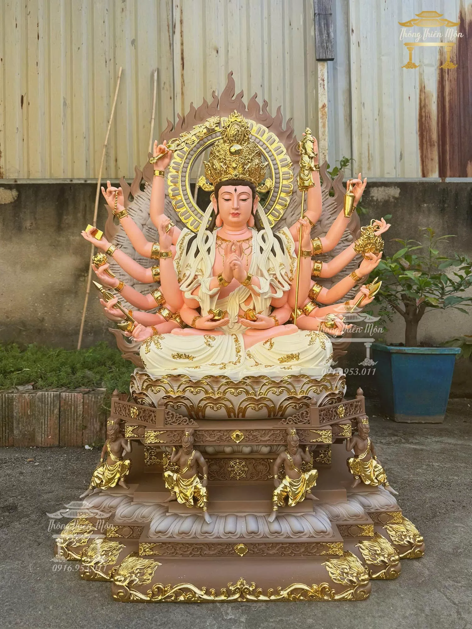 Tượng Phật Mẫu Chuẩn Đề, Kích thước 110cm, Phối màu kết hợp mạ vàng