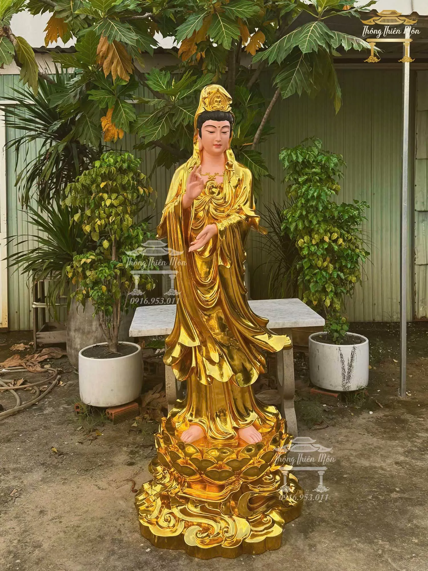 Tôn tượng Quan Thế Âm Bồ Tát - Dáng đứng - Kích thước 170cm - Mạ vàng