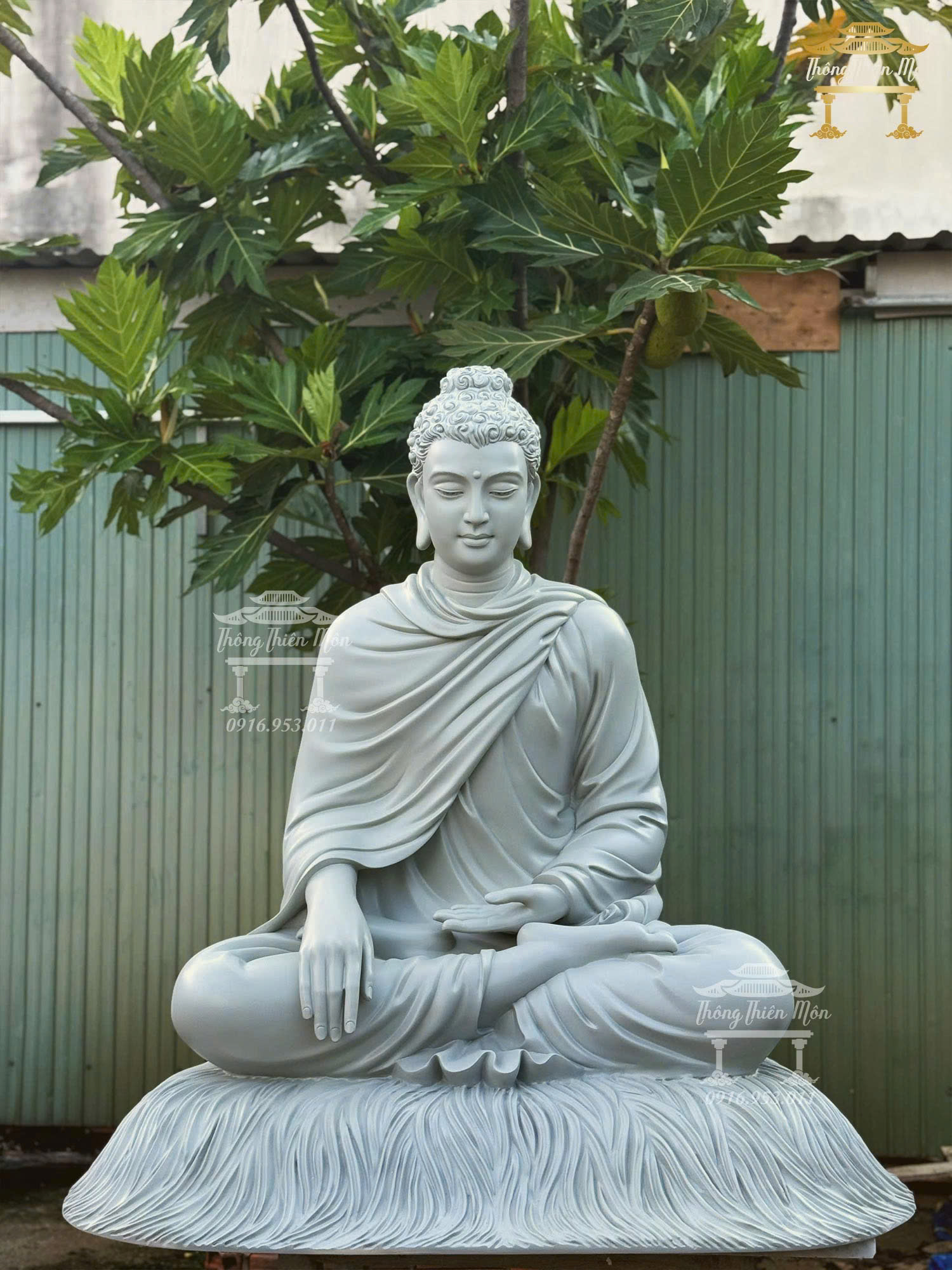 Tượng Bổn Sư Ấn Địa Xúc, Kích thước 120cm, Đế rơm, Màu xám xi măng