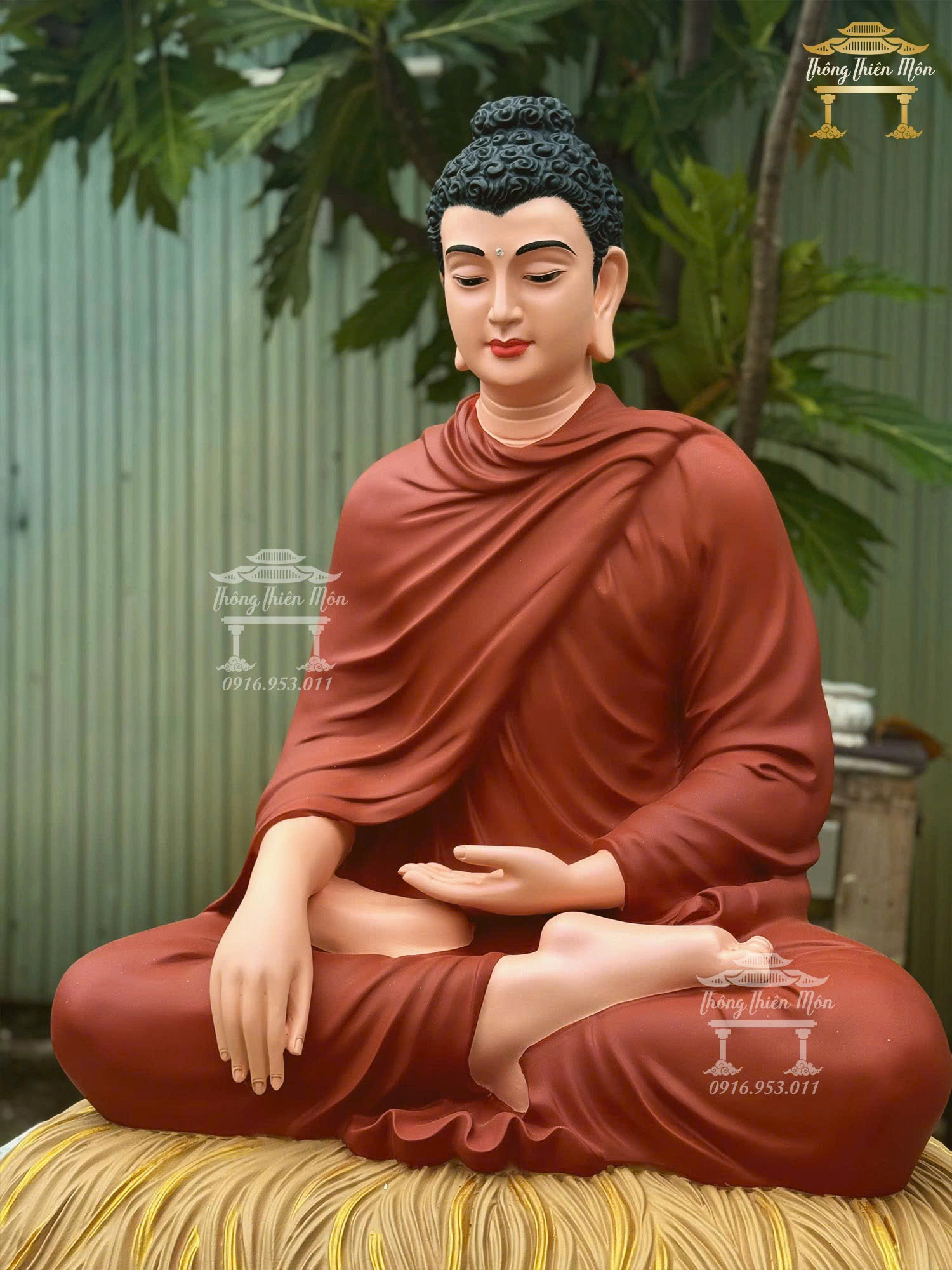 Tôn tượng Bổn Sư Ấn Địa Xúc, Y màu gốm, đế vàng rơm, Kích thước 85cm