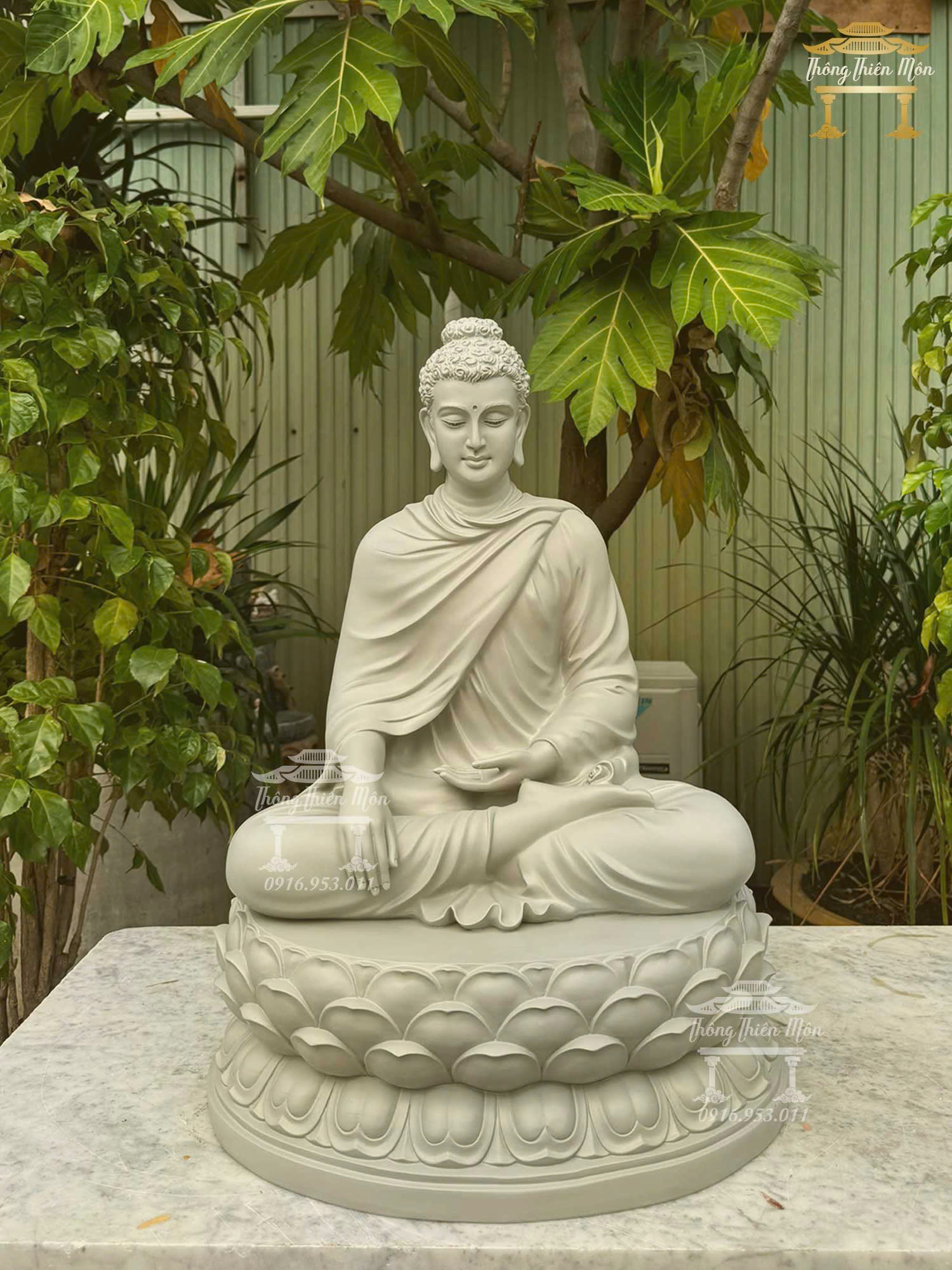 Tôn tượng Bổn Sư Ấn Địa Xúc, Kích thước 70cm, 1 màu xám xi măng