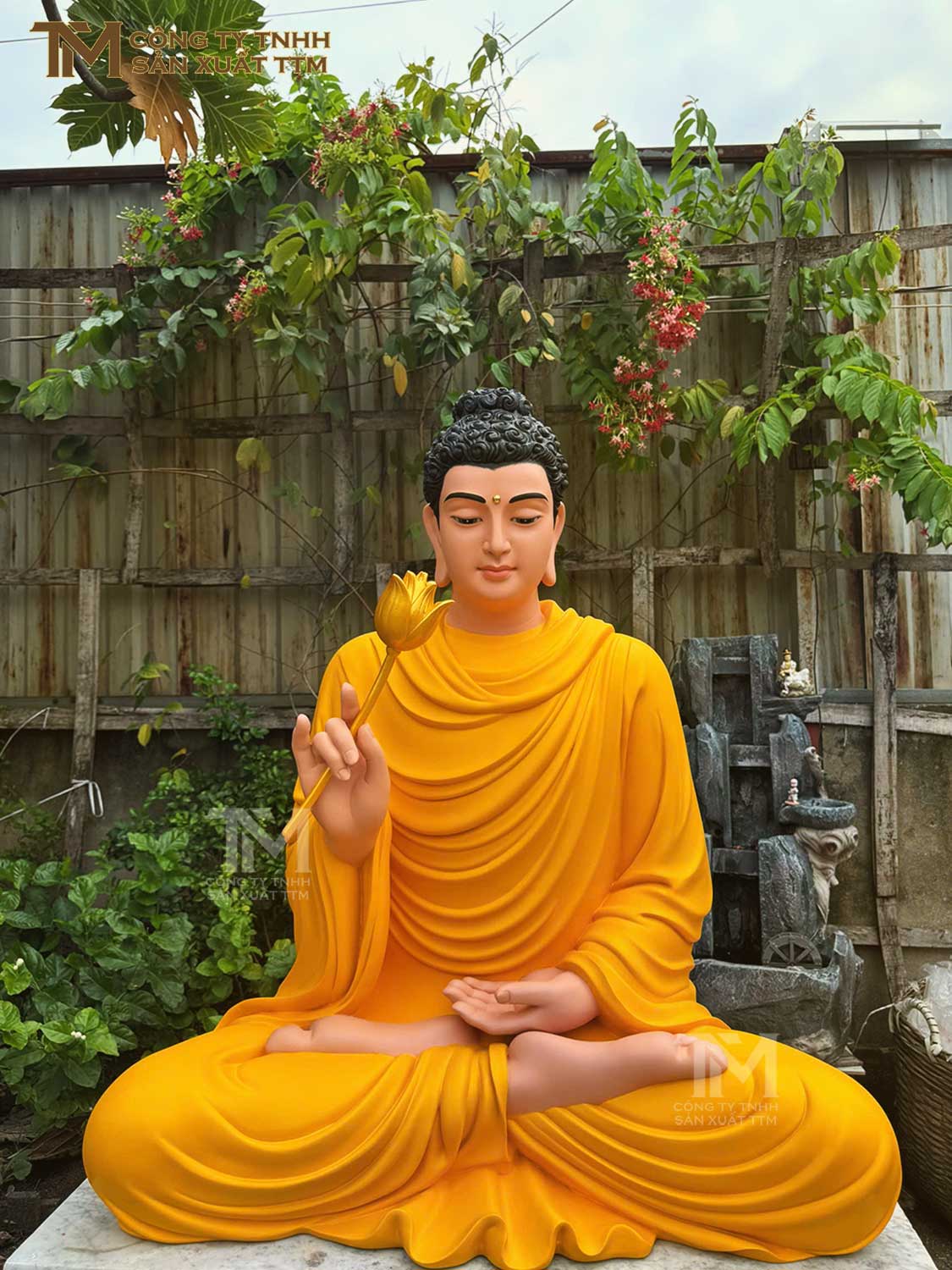 Tôn tượng Niêm hoa vi tiếu Y Màu Vàng, Cao 100cm