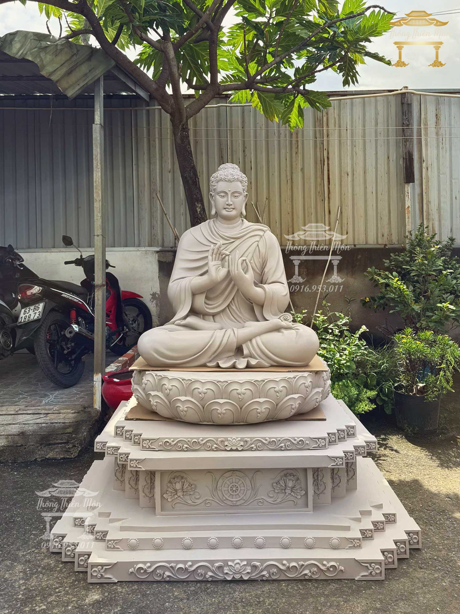 Tôn tượng Bổn Sư Ấn Chuyển Pháp Luân tọa kim cang, Kích thước 160cm, 1 màu xám sữa