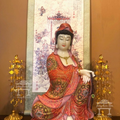 Tôn tượng Quan Âm Tự Tại, Kích thước 40cm,  Y đỏ vẽ gấm thủ công