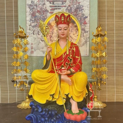 Tôn tượng Địa Tạng Tự Tại Bồ Tát, Kích thước 48cm, Y phước điền phối đỏ vàng
